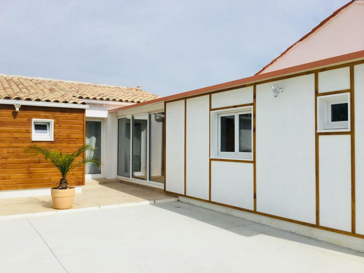 Gite Blanco Y Madera Narbonne Exterior foto